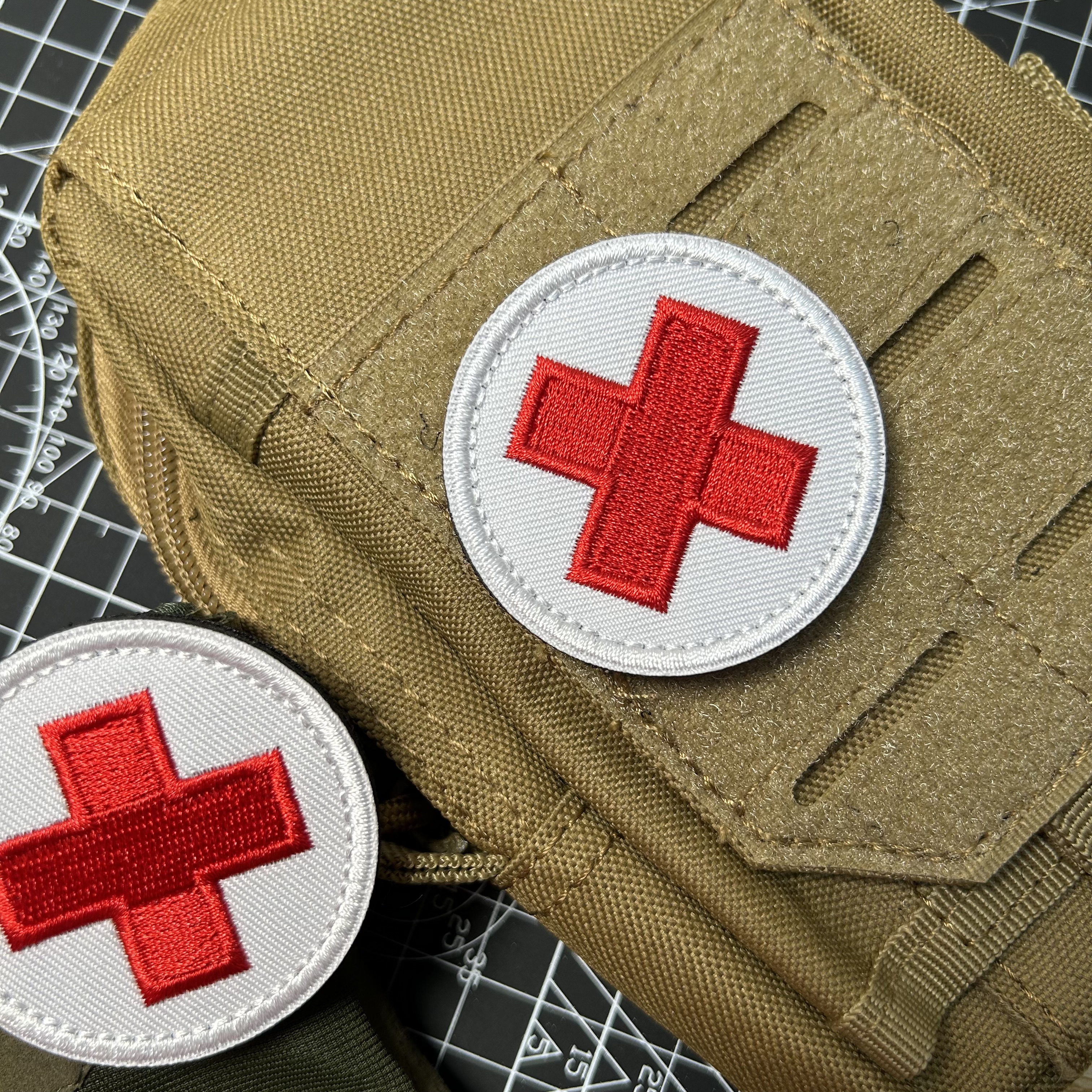 First Aid Red Cross Round Patc - đánh giá và giá First Aid Bag Kit
